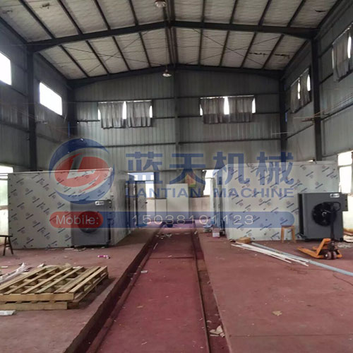 湖北水果烘干機(jī)安裝現(xiàn)場(chǎng)